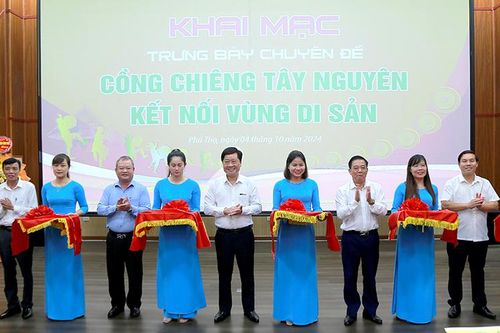Khai mạc trưng bày 'Cồng chiêng Tây Nguyên - Kết nối vùng di sản'