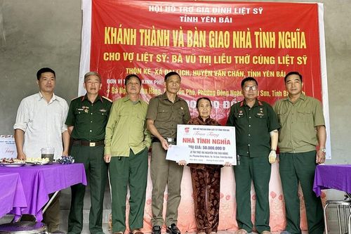Yên Bái: Khánh thành nhà tình nghĩa cho 2 gia đình thân nhân liệt sỹ