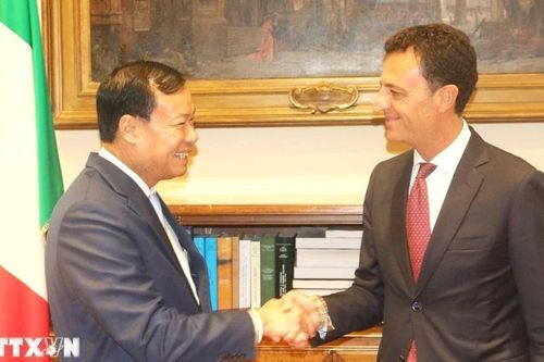 Đoàn công tác của Ủy ban Quốc phòng và An ninh thăm và làm việc tại Bulgaria và Italia