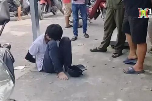 Bắt đối tượng cướp giật, dùng dao đâm 4 người dân