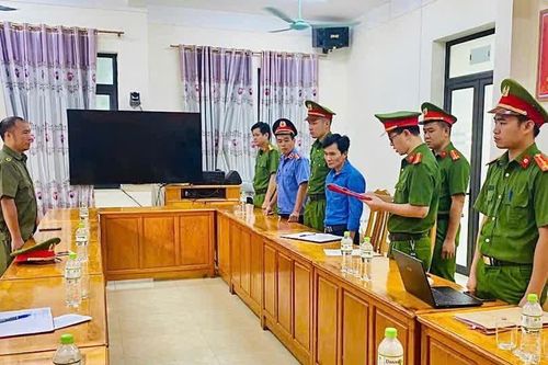 Lào Cai: Bắt tạm giam cán bộ địa chính xã vi phạm pháp luật đất đai