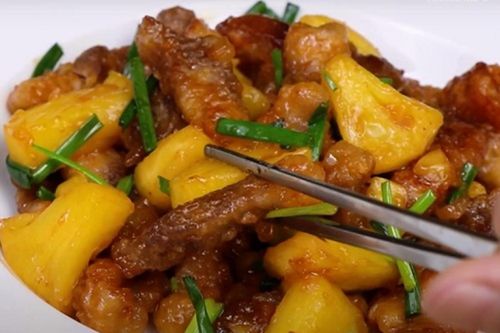 Cách làm thịt lợn xào dứa chua ngọt siêu ngon