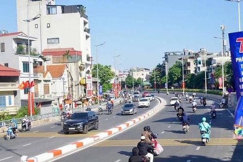 Cảnh thông thoáng trên tuyến đường Âu Cơ sau hoàn thiện mở rộng