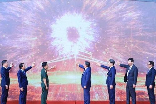 Khai mạc Triển lãm 'Thành tựu kinh tế, văn hóa, xã hội của Thủ đô 70 năm xây dựng và phát triển'