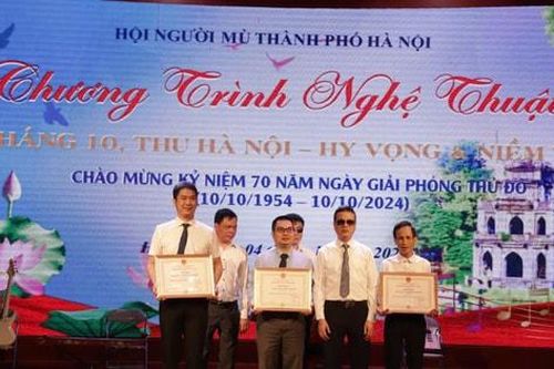 'Tháng Mười, Thu Hà Nội - Hy vọng, niềm tin'