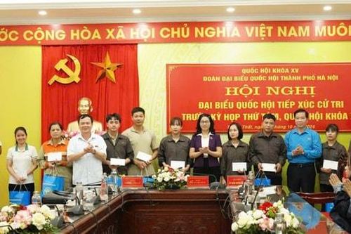 Cử tri kiến nghị mở rộng quốc lộ 32 đoạn qua các huyện Thạch Thất, Phúc Thọ.