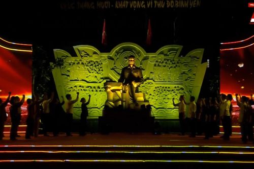 Hoạt cảnh 'Toàn quốc kháng chiến' trong Chương trình 'Ký ức tháng Mười - Khát vọng vì Thủ đô bình yên'