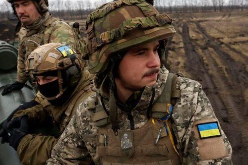 Mỹ gây sức ép buộc Ukraine hạ độ tuổi tham gia nghĩa vụ quân sự