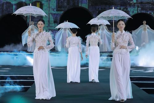 Khai mạc Lễ hội Áo dài du lịch Hà Nội 2024