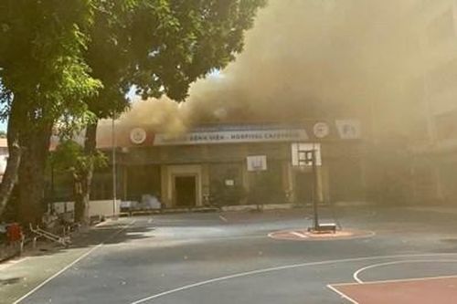 Hà Nội: Khu vực căng tin Trường Đại học Y Hà Nội bất ngờ bốc cháy