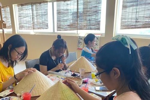 Sinh viên TP. HCM thích thú trải nghiệm các hoạt động tại 'Ngày Hội Tân sinh viên 2024'