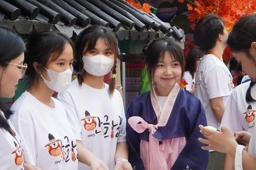 Sinh viên nhiều trường đại học phía Nam tham dự 'Lễ hội Chữ Hàn 2024'