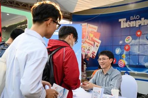 Hạnh phúc của tác giả sách best-seller: Cuốn sách được nhiều thế hệ hào hứng đón nhận