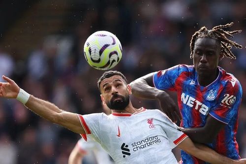 Liverpool vất vả vượt qua Crystal Palace, giữ vững ngôi đầu bảng