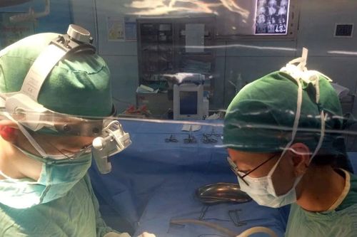 Bệnh nhi 1 tháng tuổi bị dị tật tim bẩm sinh phức tạp