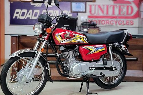 Honda CD70 2025 'đầu vuông, đít vuông' siêu rẻ hơn 12 triệu đồng