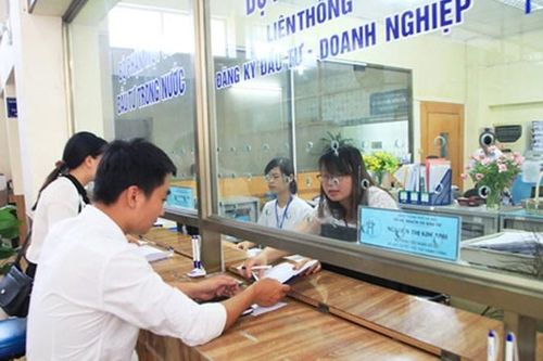 Gần 24.000 người bị hoãn xuất cảnh vì nợ thuế