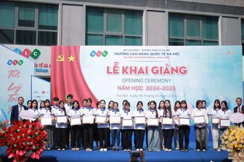 Cao đẳng Quốc tế Hà Nội tăng cường giảng dạy trực tuyến và thực hành mô phỏng