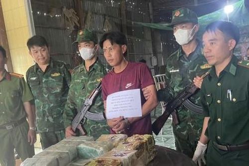 Bộ đội Biên phòng đấu tranh, thu giữ hơn 1,3 tấn ma túy