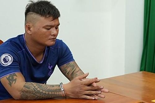 Tạm giữ đối tượng cướp túi xách của du khách nước ngoài