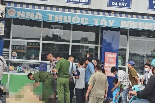 Người đàn ông gục chết trước tiệm thuốc tây ở TPHCM