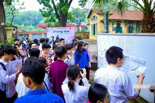 Bản tin 5/10: Học phí trường công ở Hà Nội cao nhất là bao nhiêu?