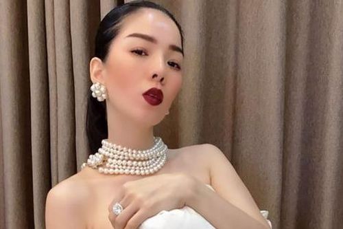 Ngỡ ngàng trước bộ sưu tập kim cương tiền tỷ của Lệ Quyên