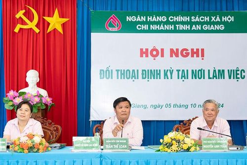Chi nhánh Ngân hàng Chính sách xã hội tỉnh đối thoại với người lao động tại nơi làm việc