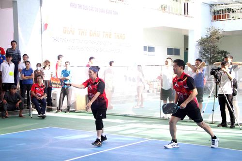 Khai mạc Giải thi đấu thể thao chào mừng kỷ niệm 75 năm ngày thành lập Đảng bộ tỉnh