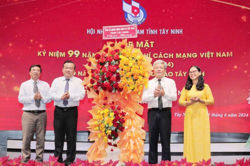 Xây dựng Báo Tây Ninh ngày càng lớn mạnh, chuyên nghiệp và hiện đại