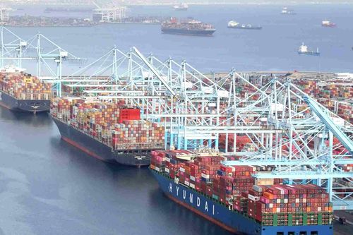 Tắc nghẽn cảng chưa chấm dứt, loạt doanh nghiệp Việt kỳ vọng hưởng lợi
