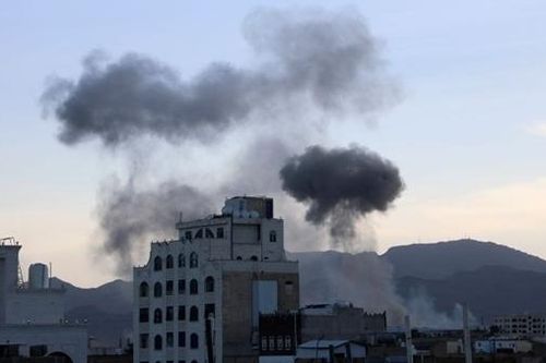 Mỹ không kích dồn dập loạt căn cứ của Houthi ở Yemen