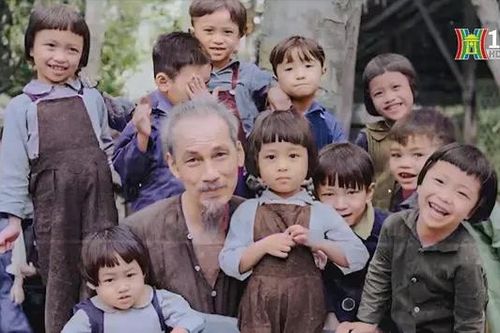 Phủ màu cho những thước phim lịch sử