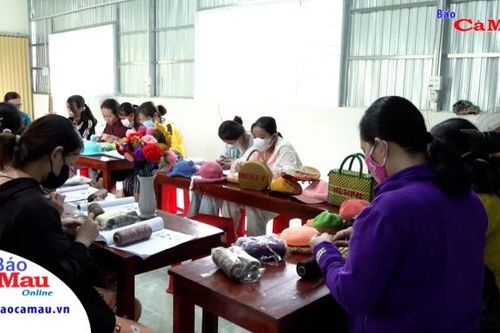 Đào tạo nghề theo nhu cầu thực tế, giúp người dân thoát nghèo