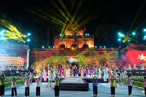 Khai mạc của Lễ hội Áo dài Du lịch Hà Nội 2024