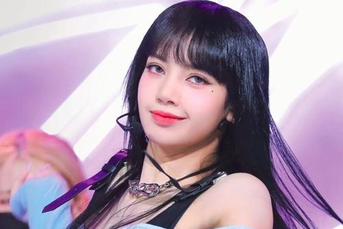 Sao Hàn 5/10: Lisa bị tố vô tâm, 2NE1 'bùng nổ' khi tái hợp