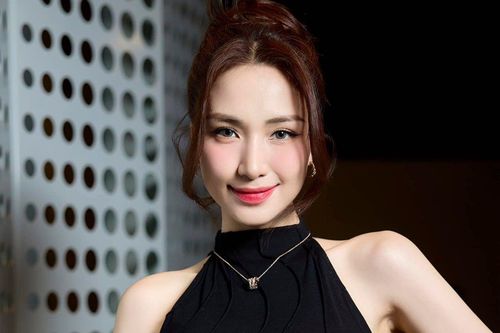 Bị nghi là cô gái được Văn Toàn cầu hôn, Hòa Minzy nói 'không phải tôi'