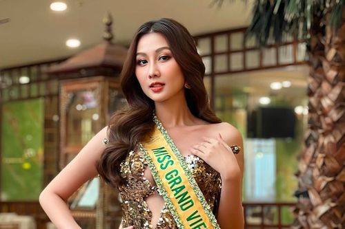 Hoa hậu Quế Anh bị nhận xét ấp úng khi nói chuyện với Chủ tịch Miss Grand