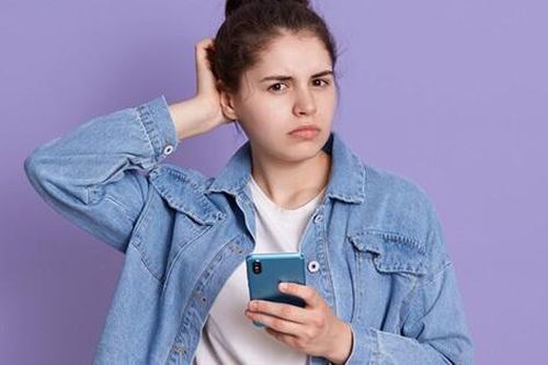 Sau buổi họp lớp, bạn liên tục hỏi vay tiền, lý do khiến tôi khó xử