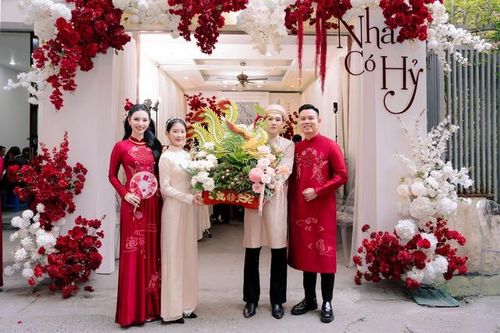 Lễ ăn hỏi sang trọng của nữ diễn viên phim giờ vàng nổi tiếng với nhan sắc lai Tây