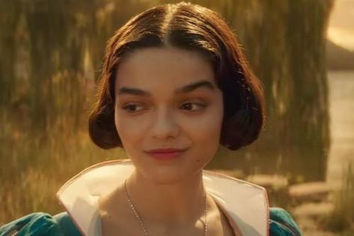 Snow White live-action viết lại nguồn gốc cái tên Bạch Tuyết, khán giả cạn lời