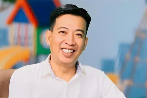 Nhà văn Hoàng Anh Tú: Ai cũng nhận đúng thứ đã cho đi
