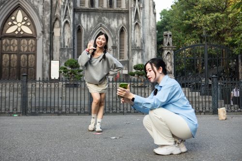 'Nàng thơ' trang điểm từ 4h sáng đi ngắm thu Hà Nội