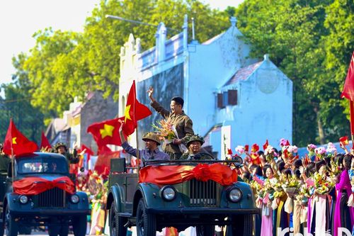 'Ngày hội Văn hóa vì hòa bình': Tái hiện lịch sử 'Hà Nội-ngày về chiến thắng'
