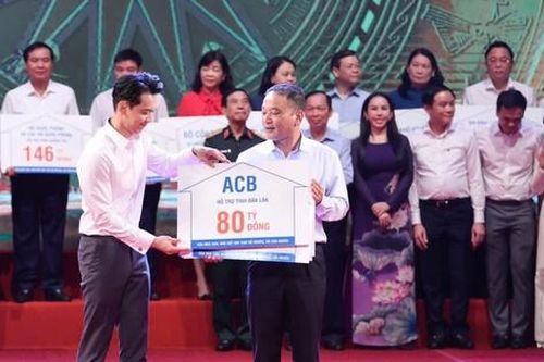 ACB hỗ trợ 80 tỷ đồng trong chương trình xóa nhà tạm, nhà dột nát