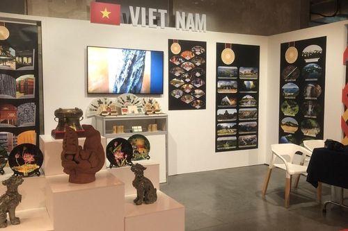Việt Nam quảng bá văn hóa truyền thống đặc sắc tại không gian Làng Pháp ngữ