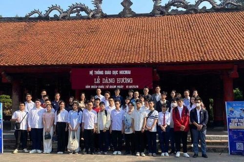 Chào tân sinh viên với thông điệp tuổi trẻ dấn thân