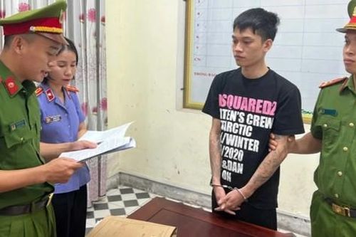 Lừa bán vé xe khách qua mạng, chiếm đoạt hàng trăm triệu đồng