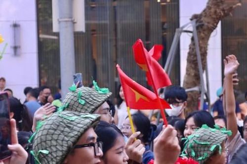 Biển người nô nức đổ về phố cổ tham gia Ngày hội Văn hóa vì Hòa bình