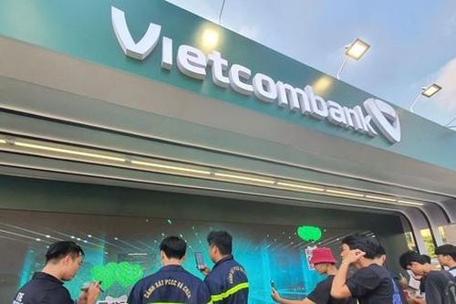 Giới trẻ thích thú trải nghiệm trò chơi 'bắt trend' của Vietcombank tại Sóng Festival